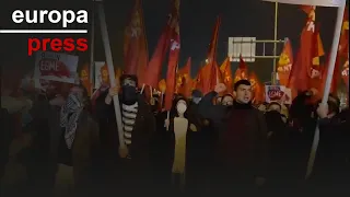 Detenidos políticos y periodistas por protestas tras el arresto del alcalde de Estambul