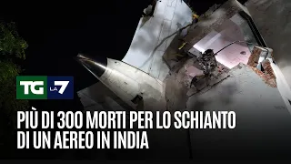 Più di 300 morti per lo schianto di un aereo in India