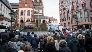 UBER INC. Messerattacke in Aschaffenburg: Heftige Debatte über Migrationspolitik