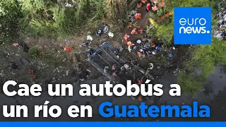 Al menos 50 muertos en Guatemala tras caer un autobús desde un puente a un río con aguas residuales