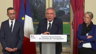 Immigration : Bayrou ouvre la porte à la dénonciation de l’accord de 1968 avec l’Algérie