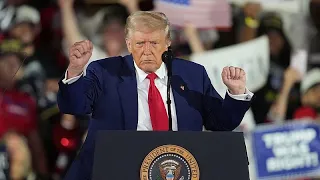 Trump feiert 100 Tage im Amt, seine Zustimmungswerte sinken