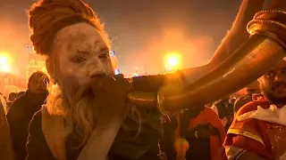 THE NAGA GROUP AG NA O.N. Los Naga Sadhus ya están en el festival de Kumbh Mela