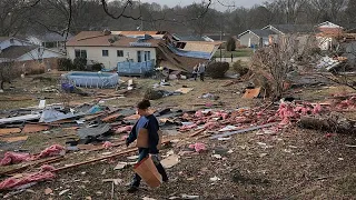 Maltempo negli Stati Uniti: decine di morti per tornado e gravi incendi