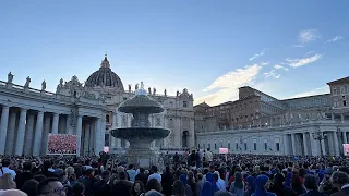 Elezione Papa Prevost: lo stupore, il calore e gli applausi di Piazza San Pietro