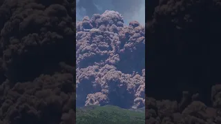 La potente eruzione del vulcano Etna di domenica