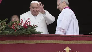 Natale, Papa: &quot;Far tacere il rumore delle armi&quot;