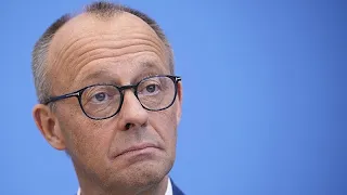Merz kritisiert EU - und will Deutschland aus der Rezession führen
