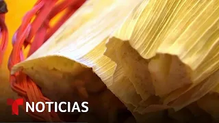 Muchos latinos en EE.UU. se esmeran durante fin de año para comer y brindar sus ricos tamales