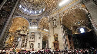 Vatican : une grande messe célèbre la fin du deuil officiel du pape François