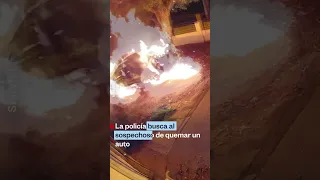 Un hombre terminó envuelto en llamas mientras intentaba incendiar un auto en Corona, California